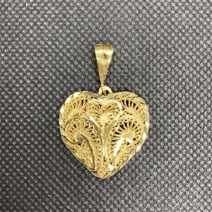 Heart 14k gold pendant